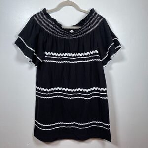 Mud Pie Dress Women's Size Small off the Shoulder Smocked‎ Black and White